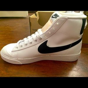 Nike, White High Tops, Size 8 (New)
